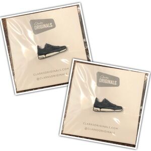 2 Clarks Originals Trigenics Sneaker Shoe Pin